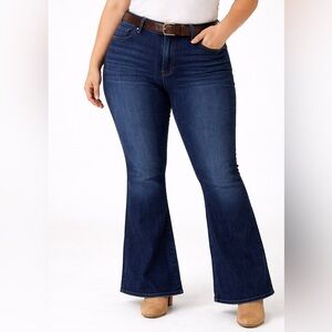 NWT 7 For All Mankind Jiselle in Dark Blue Flare Jeans - Size 32